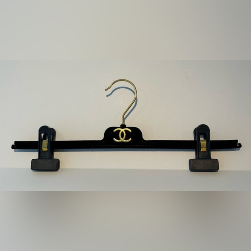 3-pack CHANEL Hanger Pant Skirt Black Velvet Gold Logo Adjustable Padding